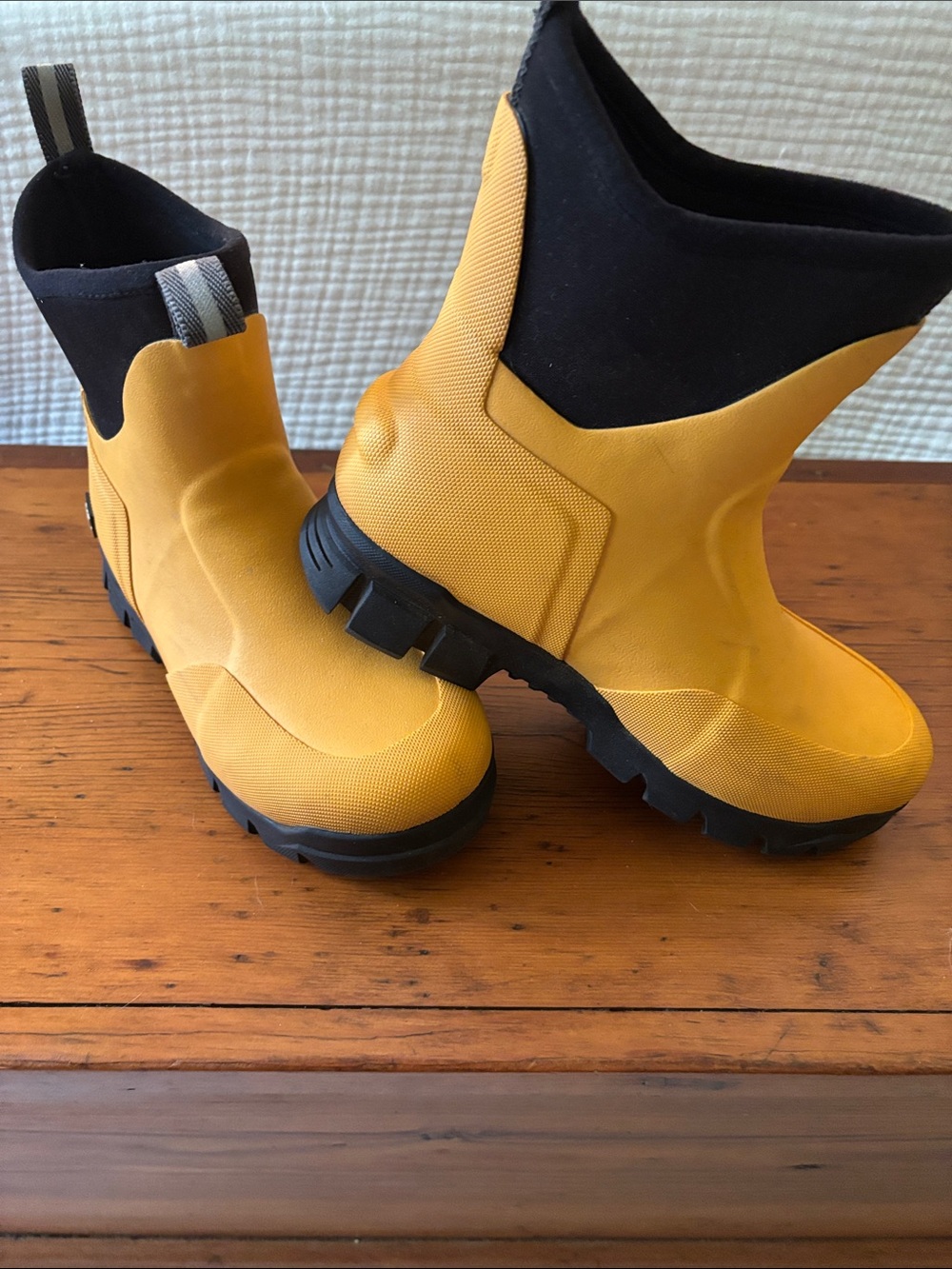 Caterpillar Yellow & Black Waterproof Chelsea Rain Boots - SZ 39